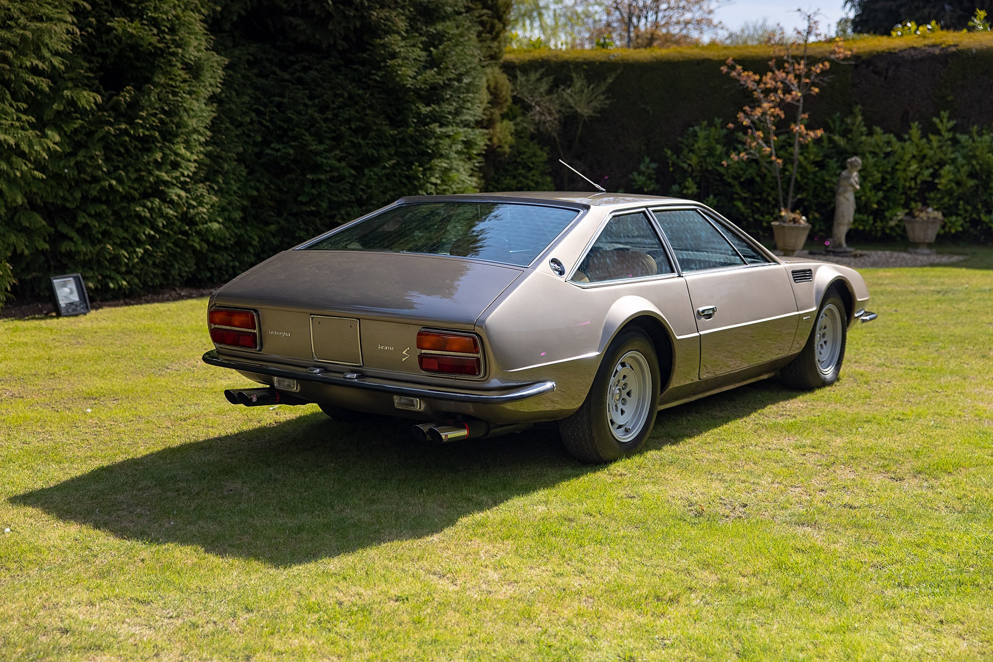 Lamborghini jarama s